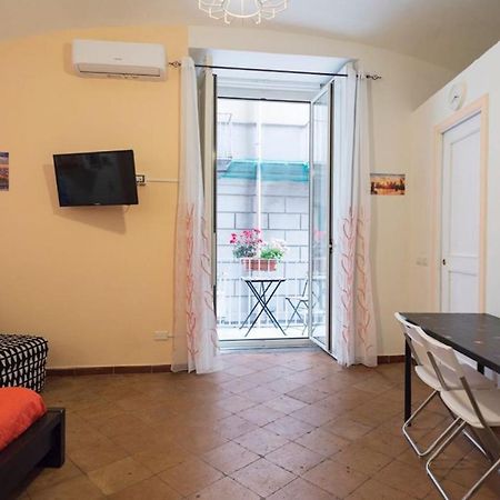 Napoli Centro Apartment A Balcony In The Heart Of Nápoles Exterior foto